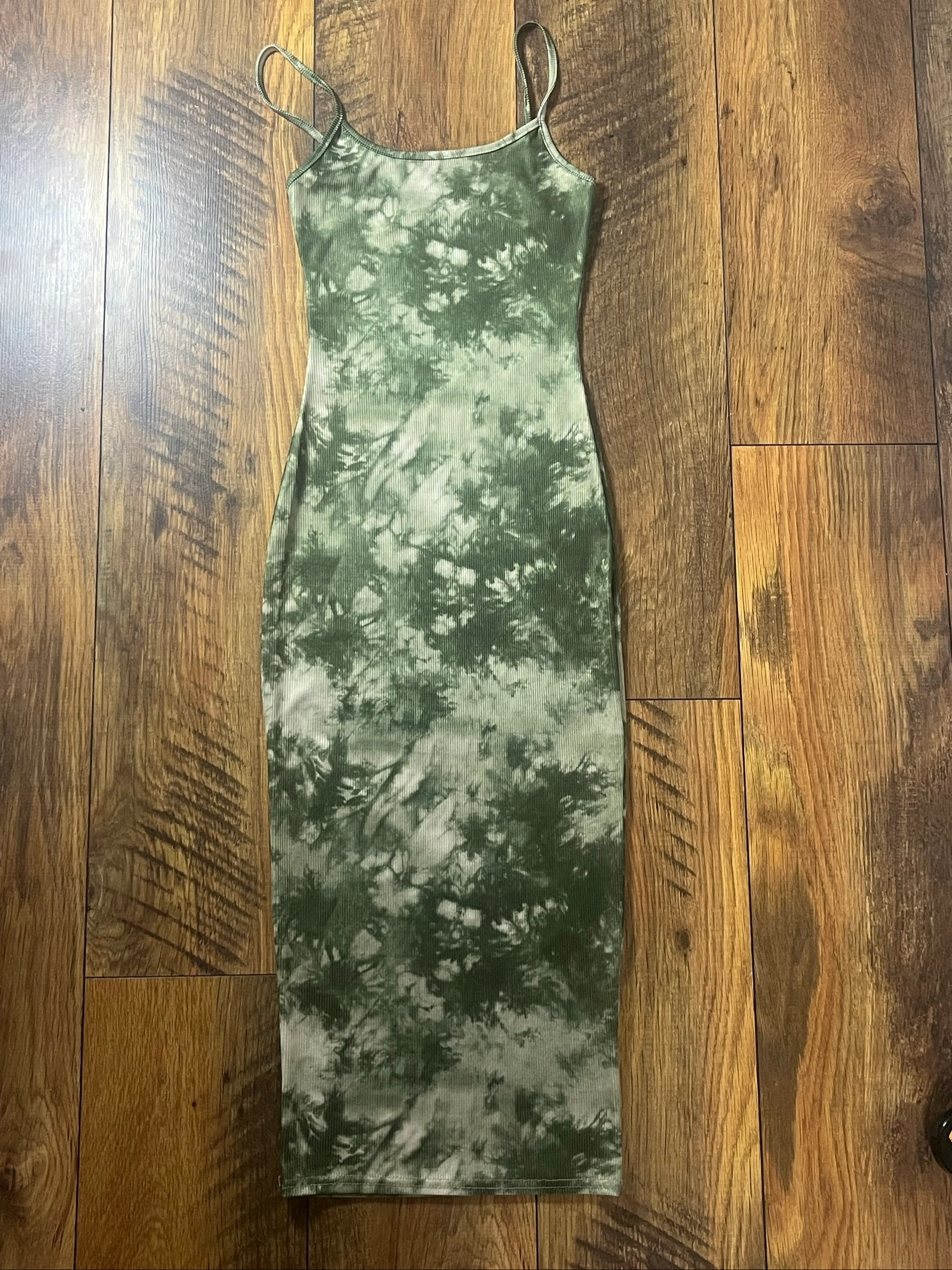 Robe longue moulante kaki vert bretelles fines - Prettylittlethings - Taille XS - très bon état